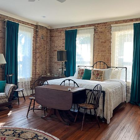 Tanglewood Inn Гринвилл Экстерьер фото