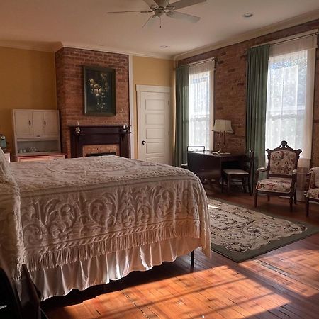 Tanglewood Inn Гринвилл Экстерьер фото